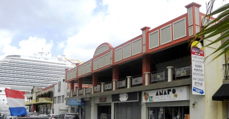 Bayside Mall in Oranjestad