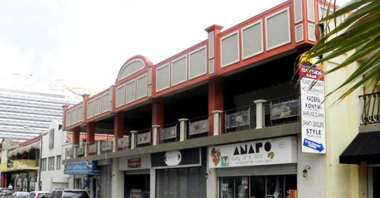 Bayside Mall in Oranjestad