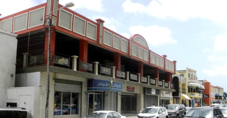 Bayside Mall in Oranjestad