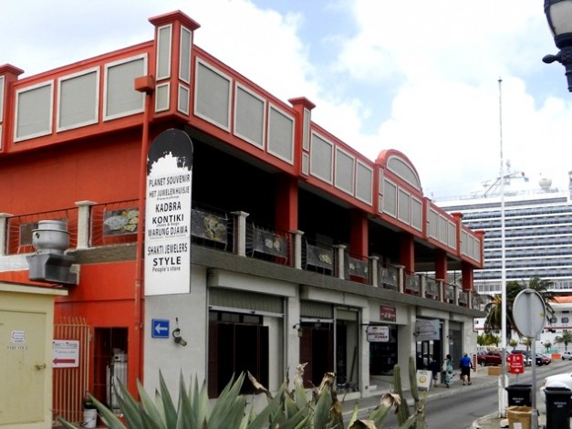 Bayside Mall in Oranjestad