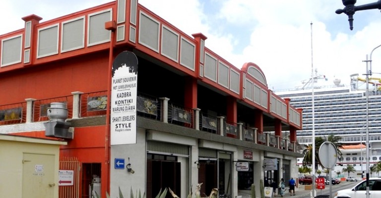 Bayside Mall in Oranjestad