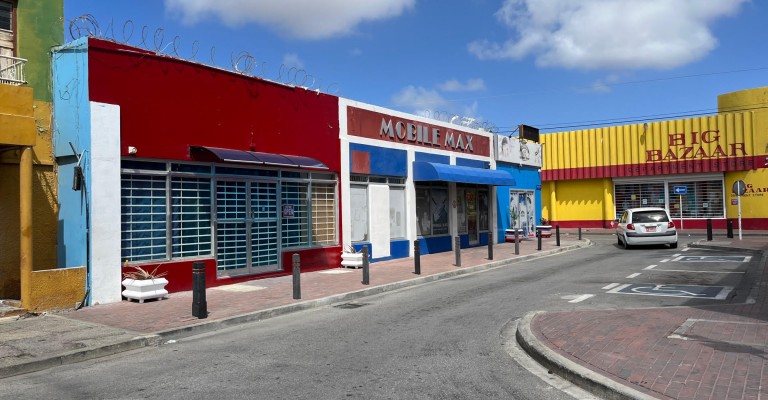 Commercial building in Oranjestad