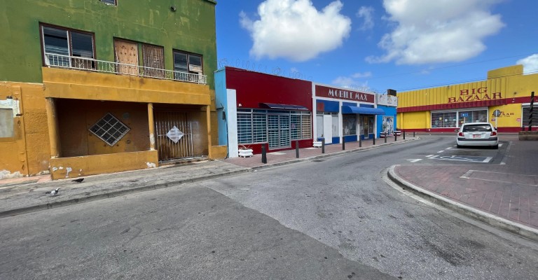 Commercial building in Oranjestad