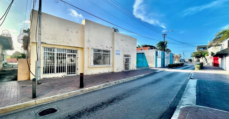 Commercial building in Oranjestad