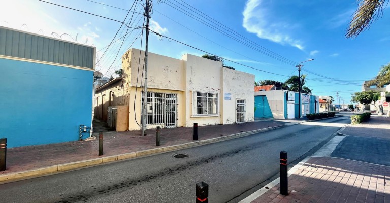 Commercial building in Oranjestad