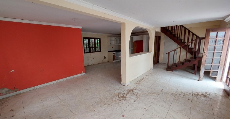 Fixer Upper in Pos Chiquito