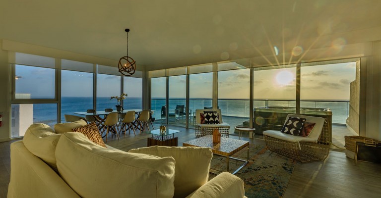 Ocean Front Turquiose Penthouse