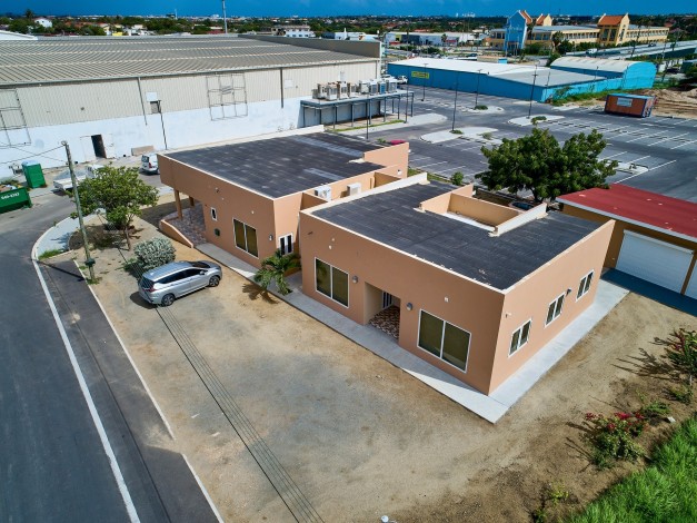 Commercial Building Cumana