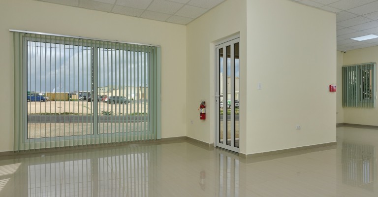 Commercial Building Cumana