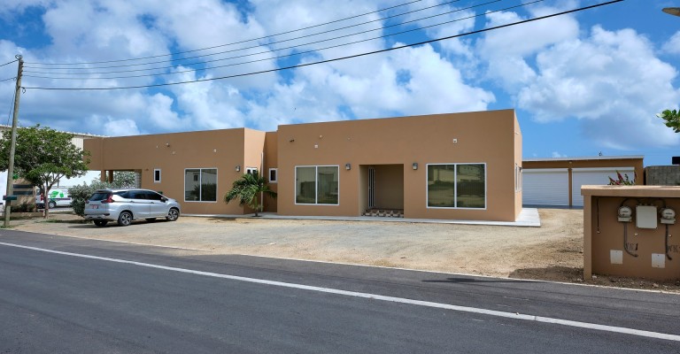 Commercial Building Cumana