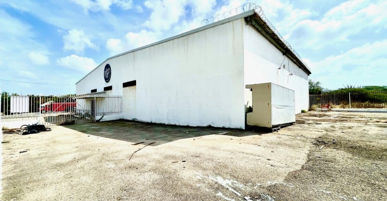 Warehouse in Oranjestad. On hold.