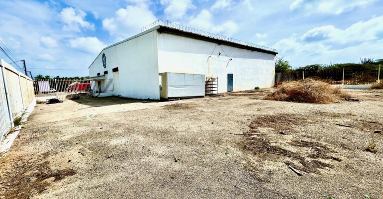 Warehouse in Oranjestad. On hold.