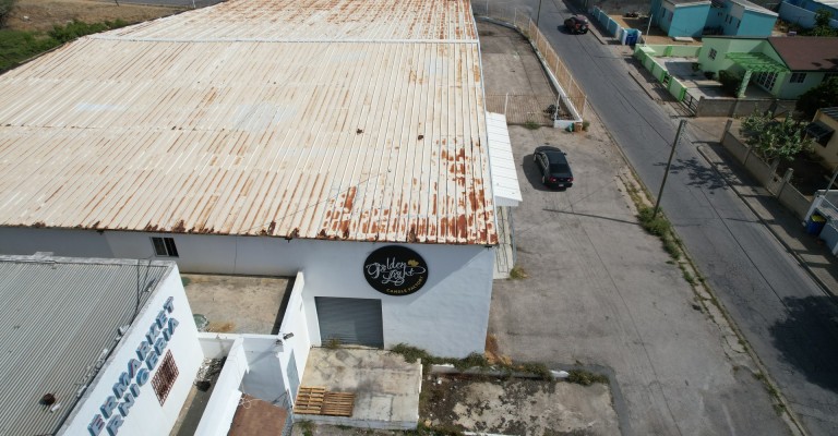 Warehouse in Oranjestad. On hold.