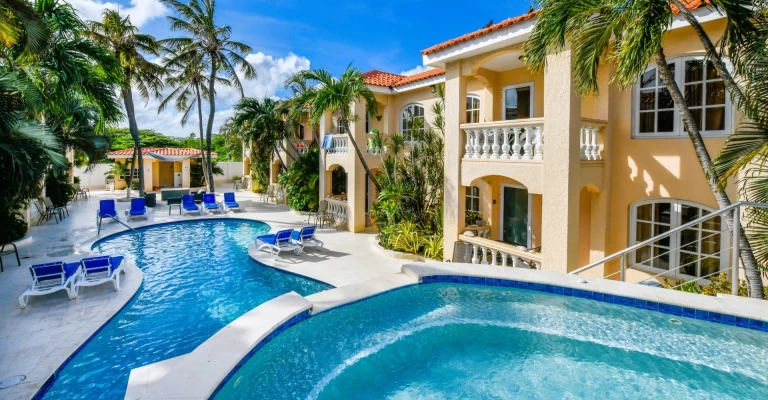 Wacamaya Condo Corner Unit, property in Aruba