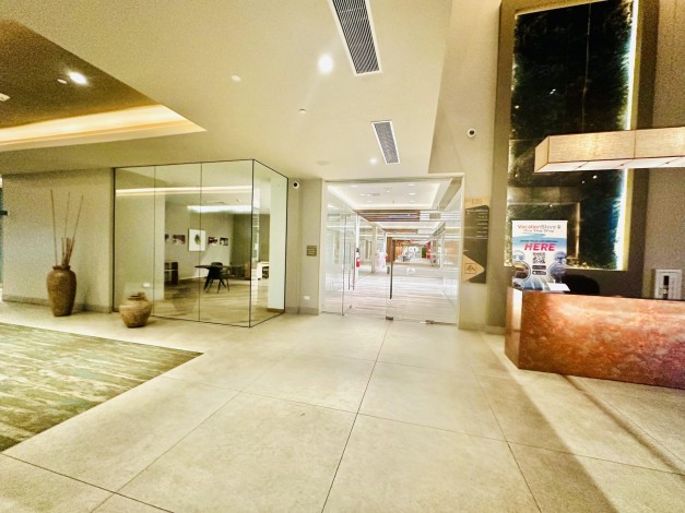 Airport Business Mall