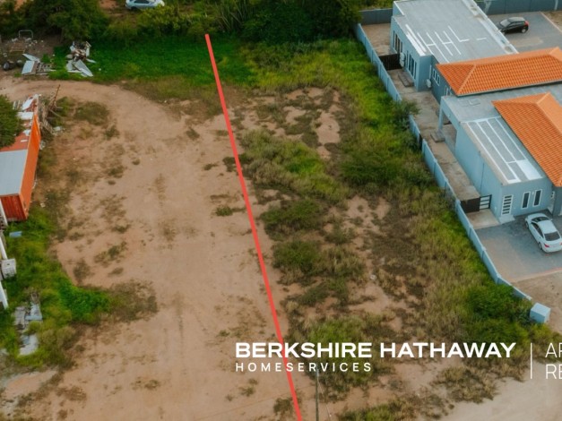 Full Ownership 918m2 Land at Papillon