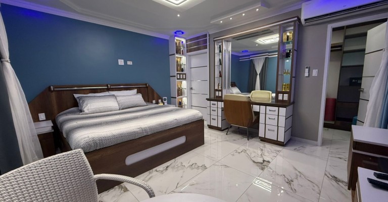 Luxury One Bedroom Long Term