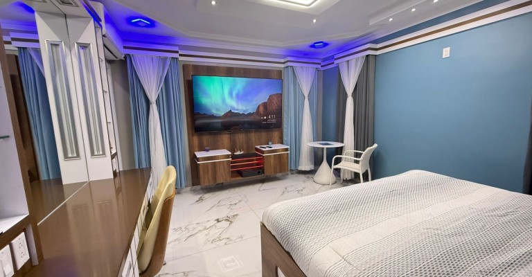 Luxury One Bedroom Long Term