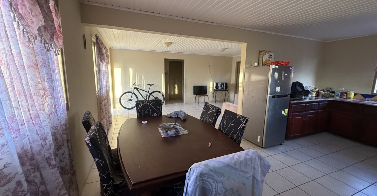 House in Pos Chikito with Apartment