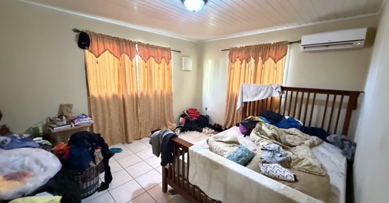 House in Pos Chikito with Apartment