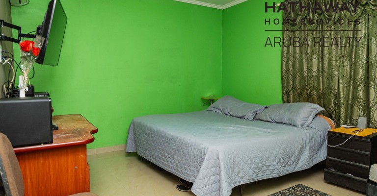 Spacious Two Story Home in Nuñe