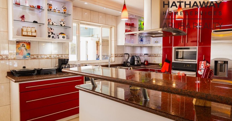 Spacious Two Story Home in Nuñe