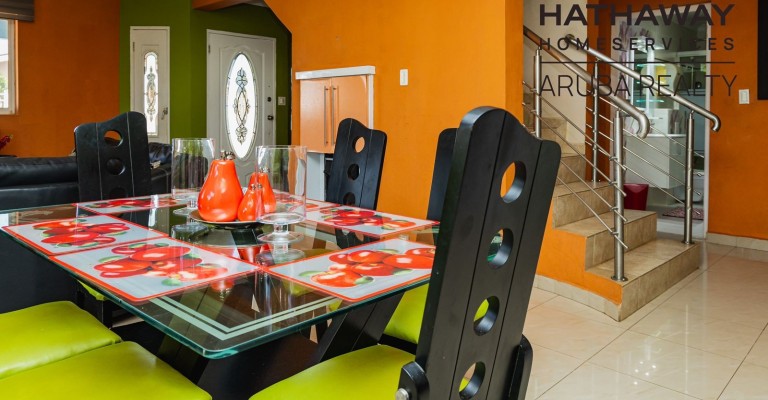 Spacious Two Story Home in Nuñe