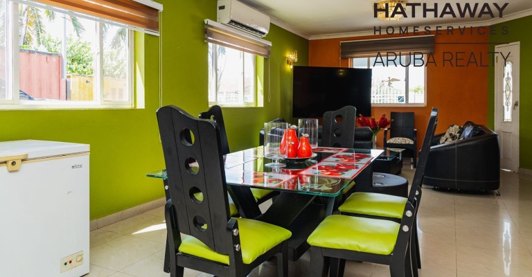 Spacious Two Story Home in Nuñe