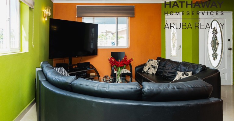 Spacious Two Story Home in Nuñe
