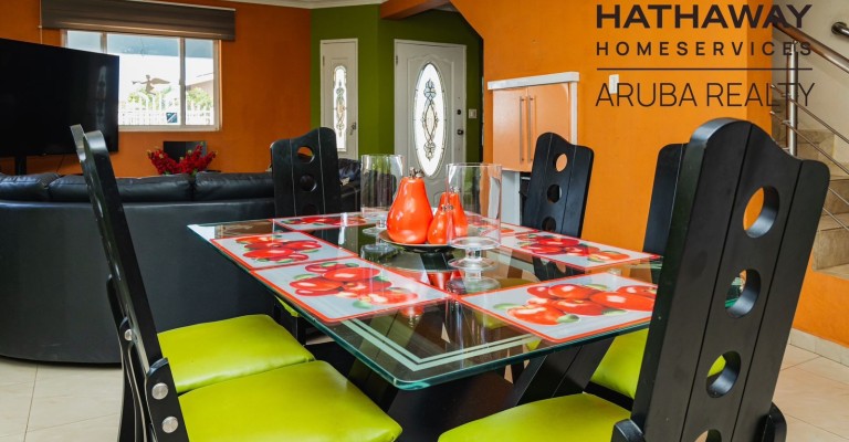 Spacious Two Story Home in Nuñe