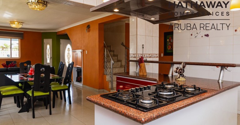 Spacious Two Story Home in Nuñe