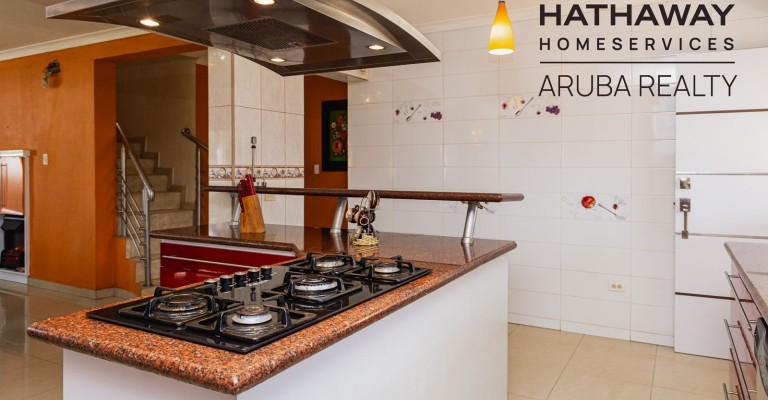 Spacious Two Story Home in Nuñe