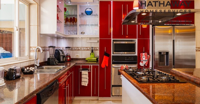 Spacious Two Story Home in Nuñe