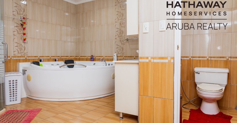 Spacious Two Story Home in Nuñe