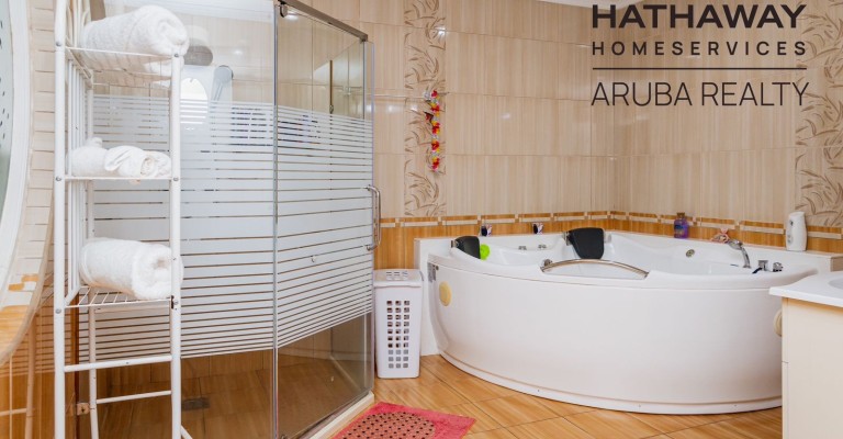 Spacious Two Story Home in Nuñe