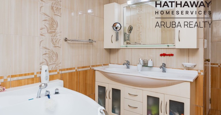 Spacious Two Story Home in Nuñe