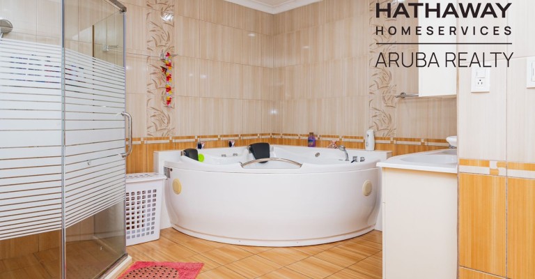 Spacious Two Story Home in Nuñe