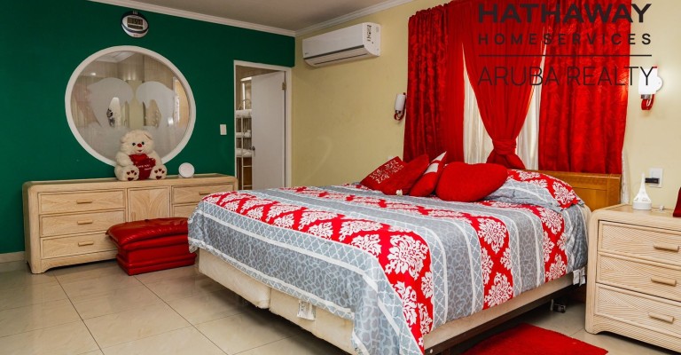 Spacious Two Story Home in Nuñe