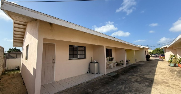 Apartment Complex in Tanki Leendert