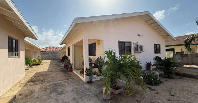 Apartment Complex in Tanki Leendert