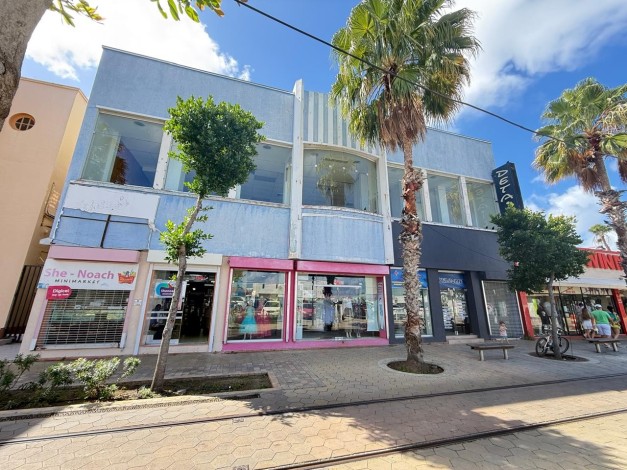 Commercial Building in Oranjestad For Sale