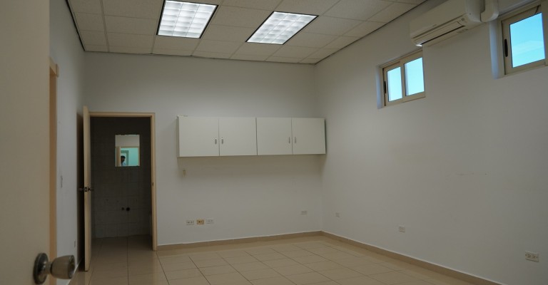 Commercial building For Rent in Hospital Area
