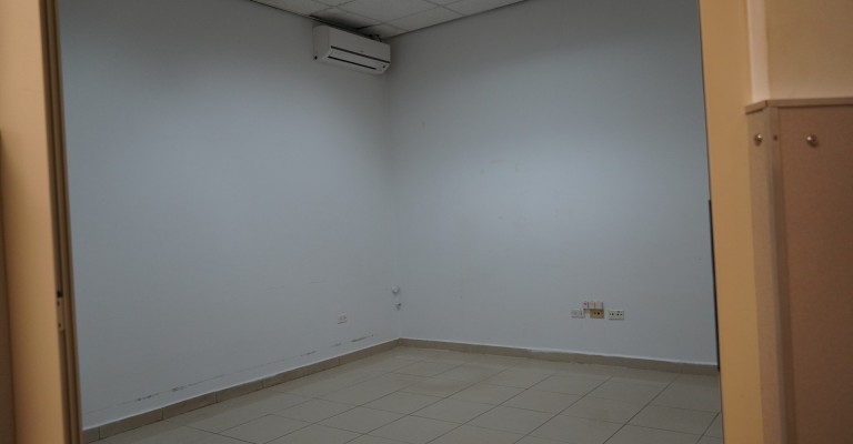 Commercial building For Rent in Hospital Area