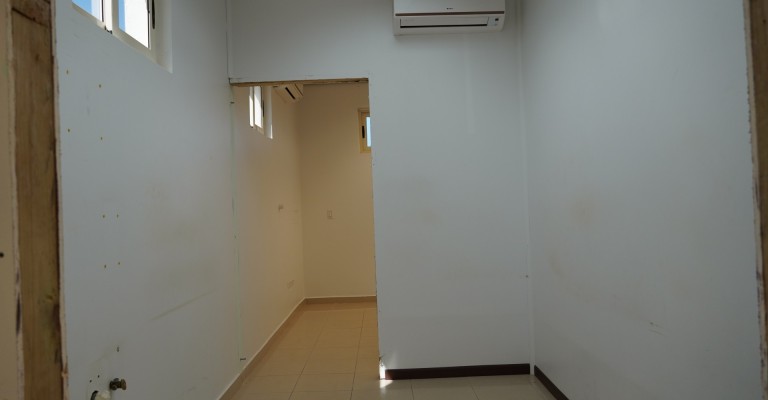 Commercial building For Rent in Hospital Area