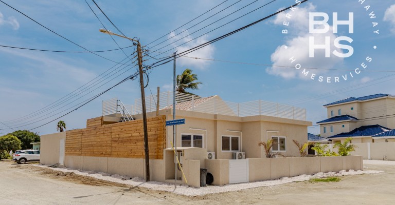Brand-New Ocean View Villa in Savaneta