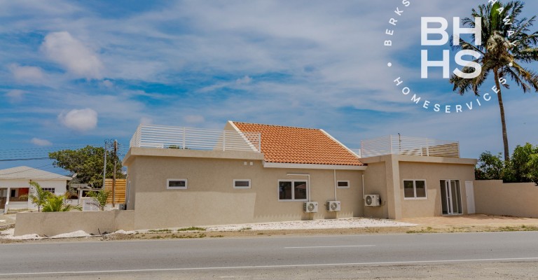 Brand-New Ocean View Villa in Savaneta