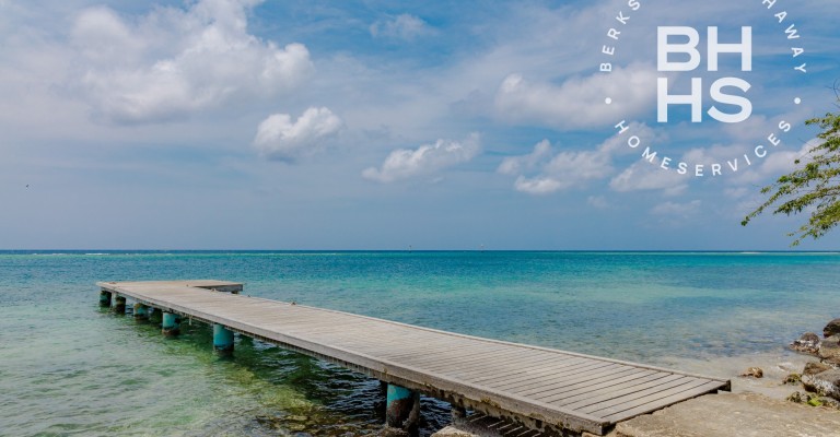 Brand-New Ocean View Villa in Savaneta