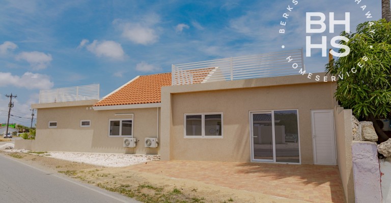 Brand-New Ocean View Villa in Savaneta