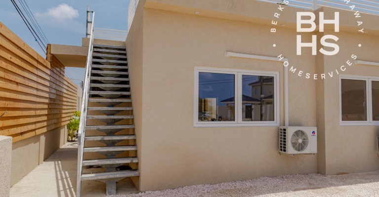 Brand-New Ocean View Villa in Savaneta