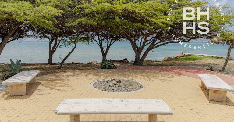 Brand-New Ocean View Villa in Savaneta